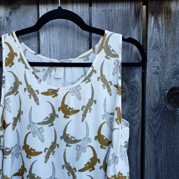 H&M Tops - H&M Crocodile Patterned Sleeveless Top